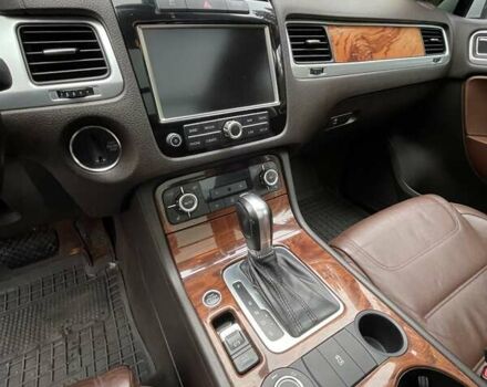 Сірий Фольксваген Туарег, об'ємом двигуна 2.97 л та пробігом 288 тис. км за 17900 $, фото 13 на Automoto.ua