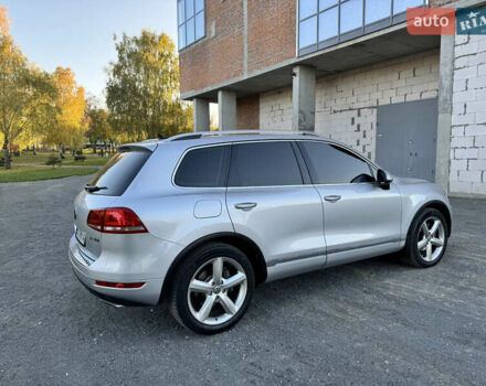 Фольксваген Туарег 2010 в Хмельницком на Automoto.ua Серый Фольксваген Туарег, объемом двигателя 2.97 л и пробегом 317 тыс. км за 15500 $, фото 14 на Automoto.ua