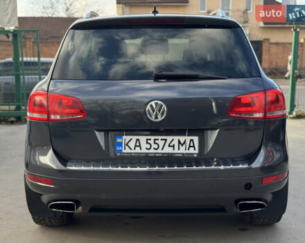 Сірий Фольксваген Туарег, об'ємом двигуна 3 л та пробігом 218 тис. км за 15700 $, фото 3 на Automoto.ua