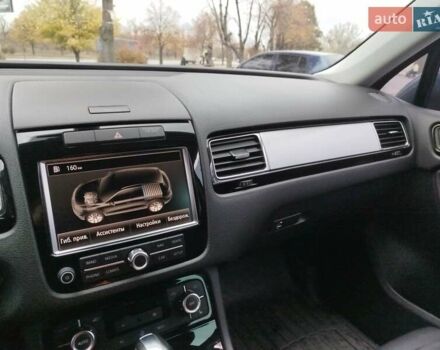 Сірий Фольксваген Туарег, об'ємом двигуна 3 л та пробігом 250 тис. км за 14500 $, фото 23 на Automoto.ua