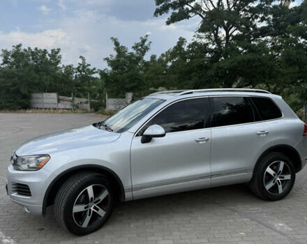 Сірий Фольксваген Туарег, об'ємом двигуна 2.97 л та пробігом 260 тис. км за 17999 $, фото 10 на Automoto.ua