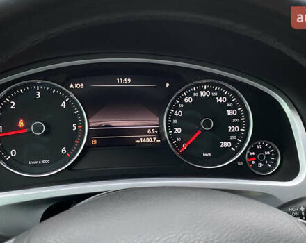 Серый Фольксваген Туарег, объемом двигателя 2.97 л и пробегом 311 тыс. км за 17300 $, фото 106 на Automoto.ua