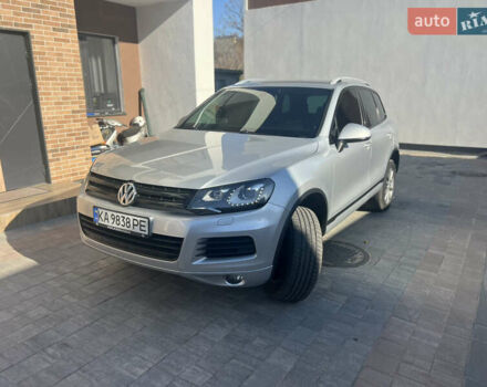 Серый Фольксваген Туарег, объемом двигателя 2.97 л и пробегом 299 тыс. км за 15500 $, фото 7 на Automoto.ua