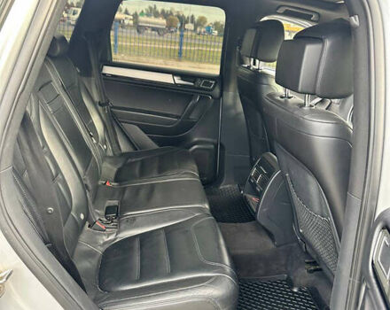 Фольксваген Туарег 2010 в Ковель на Automoto.ua Серый Фольксваген Туарег, объемом двигателя 2.97 л и пробегом 340 тыс. км за 19599 $, фото 8 на Automoto.ua