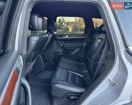 Фольксваген Туарег 2010 в Хмельницком на Automoto.ua Серый Фольксваген Туарег, объемом двигателя 2.97 л и пробегом 317 тыс. км за 15500 $, фото 55 на Automoto.ua