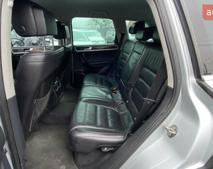 Серый Фольксваген Туарег, объемом двигателя 2.97 л и пробегом 311 тыс. км за 17300 $, фото 67 на Automoto.ua