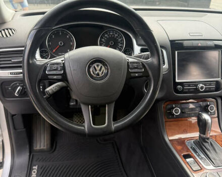 Сірий Фольксваген Туарег, об'ємом двигуна 2.97 л та пробігом 260 тис. км за 17999 $, фото 43 на Automoto.ua