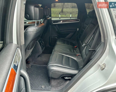 Сірий Фольксваген Туарег, об'ємом двигуна 2.97 л та пробігом 318 тис. км за 17600 $, фото 22 на Automoto.ua