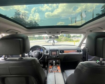 Серый Фольксваген Туарег, объемом двигателя 3 л и пробегом 239 тыс. км за 20000 $, фото 6 на Automoto.ua