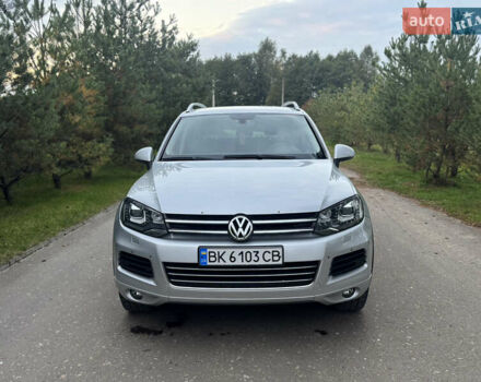 Серый Фольксваген Туарег, объемом двигателя 2.97 л и пробегом 360 тыс. км за 15300 $, фото 9 на Automoto.ua