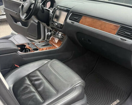 Сірий Фольксваген Туарег, об'ємом двигуна 2.97 л та пробігом 260 тис. км за 17999 $, фото 26 на Automoto.ua