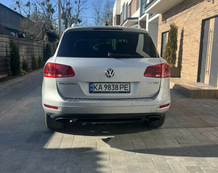 Серый Фольксваген Туарег, объемом двигателя 2.97 л и пробегом 299 тыс. км за 15500 $, фото 13 на Automoto.ua