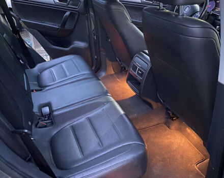 Серый Фольксваген Туарег, объемом двигателя 2.97 л и пробегом 257 тыс. км за 15500 $, фото 13 на Automoto.ua