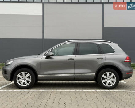 Сірий Фольксваген Туарег, об'ємом двигуна 3 л та пробігом 260 тис. км за 18700 $, фото 16 на Automoto.ua