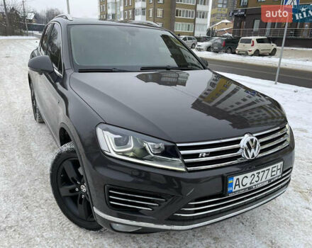 Сірий Фольксваген Туарег, об'ємом двигуна 3 л та пробігом 275 тис. км за 17400 $, фото 4 на Automoto.ua