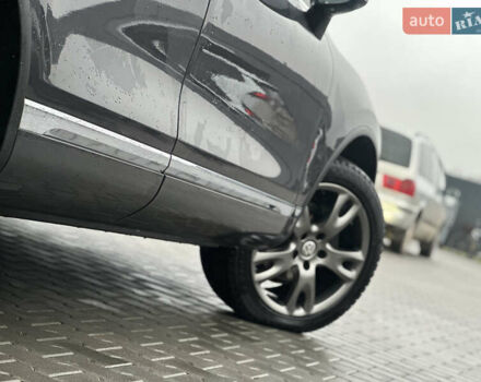 Сірий Фольксваген Туарег, об'ємом двигуна 3 л та пробігом 298 тис. км за 18500 $, фото 51 на Automoto.ua