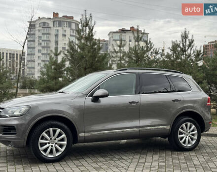 Серый Фольксваген Туарег, объемом двигателя 2.97 л и пробегом 285 тыс. км за 16990 $, фото 4 на Automoto.ua