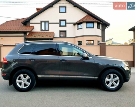 Сірий Фольксваген Туарег, об'ємом двигуна 2.97 л та пробігом 280 тис. км за 15769 $, фото 4 на Automoto.ua