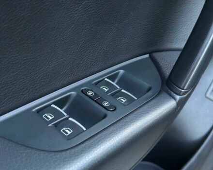 Серый Фольксваген Туарег, объемом двигателя 3 л и пробегом 296 тыс. км за 14490 $, фото 21 на Automoto.ua