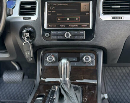 Сірий Фольксваген Туарег, об'ємом двигуна 2.97 л та пробігом 288 тис. км за 17700 $, фото 24 на Automoto.ua