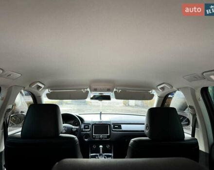 Сірий Фольксваген Туарег, об'ємом двигуна 3 л та пробігом 260 тис. км за 16700 $, фото 68 на Automoto.ua