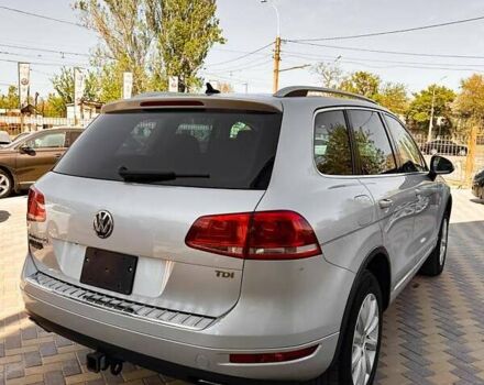 Серый Фольксваген Туарег, объемом двигателя 3 л и пробегом 286 тыс. км за 17900 $, фото 4 на Automoto.ua
