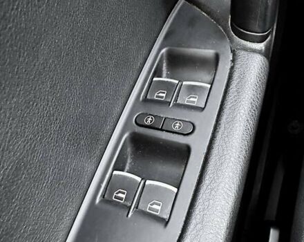 Серый Фольксваген Туарег, объемом двигателя 3 л и пробегом 286 тыс. км за 17900 $, фото 11 на Automoto.ua