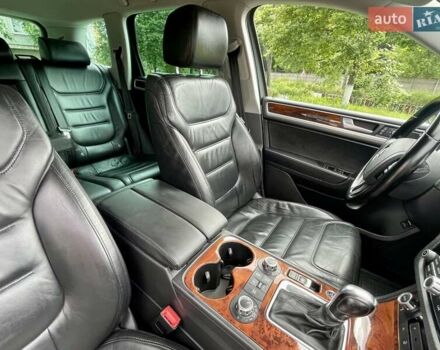 Серый Фольксваген Туарег, объемом двигателя 3 л и пробегом 232 тыс. км за 19700 $, фото 18 на Automoto.ua