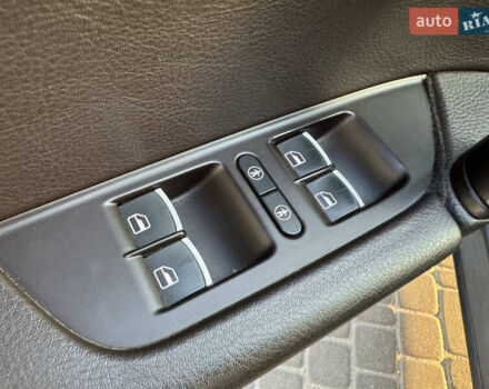 Сірий Фольксваген Туарег, об'ємом двигуна 2.97 л та пробігом 238 тис. км за 18300 $, фото 46 на Automoto.ua