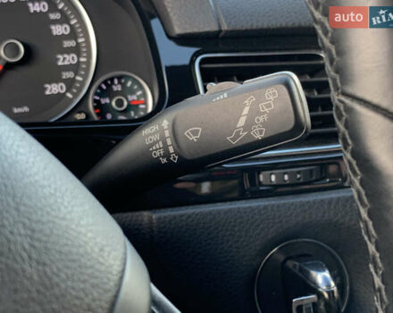 Серый Фольксваген Туарег, объемом двигателя 3 л и пробегом 260 тыс. км за 18899 $, фото 55 на Automoto.ua