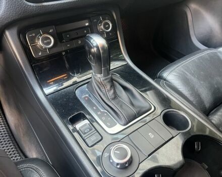 Сірий Фольксваген Туарег, об'ємом двигуна 3 л та пробігом 259 тис. км за 17500 $, фото 6 на Automoto.ua