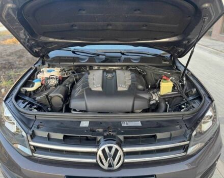 Серый Фольксваген Туарег, объемом двигателя 3 л и пробегом 189 тыс. км за 21500 $, фото 17 на Automoto.ua