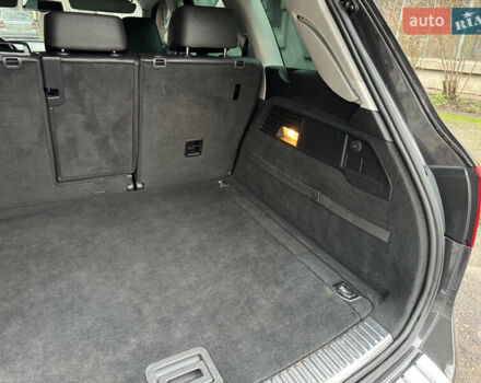 Серый Фольксваген Туарег, объемом двигателя 3 л и пробегом 260 тыс. км за 16700 $, фото 77 на Automoto.ua