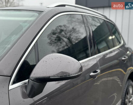 Сірий Фольксваген Туарег, об'ємом двигуна 3 л та пробігом 298 тис. км за 18500 $, фото 6 на Automoto.ua