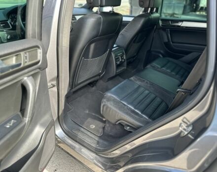 Серый Фольксваген Туарег, объемом двигателя 3 л и пробегом 225 тыс. км за 20000 $, фото 12 на Automoto.ua