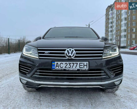 Сірий Фольксваген Туарег, об'ємом двигуна 3 л та пробігом 275 тис. км за 17400 $, фото 5 на Automoto.ua