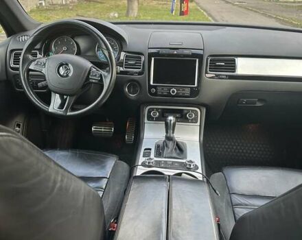 Серый Фольксваген Туарег, объемом двигателя 2.97 л и пробегом 228 тыс. км за 18700 $, фото 10 на Automoto.ua