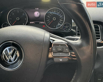 Сірий Фольксваген Туарег, об'ємом двигуна 3 л та пробігом 260 тис. км за 16700 $, фото 84 на Automoto.ua