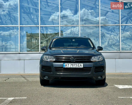 Серый Фольксваген Туарег, объемом двигателя 3 л и пробегом 226 тыс. км за 15490 $, фото 2 на Automoto.ua