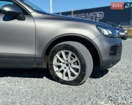 Серый Фольксваген Туарег, объемом двигателя 3 л и пробегом 294 тыс. км за 17890 $, фото 10 на Automoto.ua