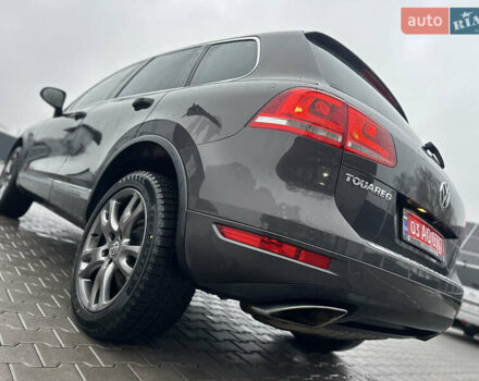 Сірий Фольксваген Туарег, об'ємом двигуна 3 л та пробігом 298 тис. км за 18500 $, фото 35 на Automoto.ua