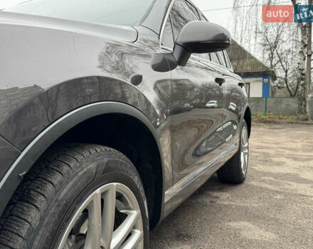 Серый Фольксваген Туарег, объемом двигателя 3 л и пробегом 260 тыс. км за 16700 $, фото 18 на Automoto.ua