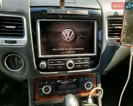 Серый Фольксваген Туарег, объемом двигателя 3 л и пробегом 278 тыс. км за 16999 $, фото 21 на Automoto.ua