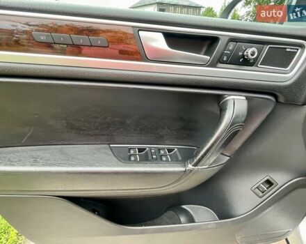 Серый Фольксваген Туарег, объемом двигателя 3 л и пробегом 232 тыс. км за 19700 $, фото 15 на Automoto.ua