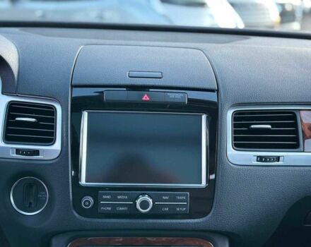 Серый Фольксваген Туарег, объемом двигателя 3 л и пробегом 296 тыс. км за 14490 $, фото 16 на Automoto.ua