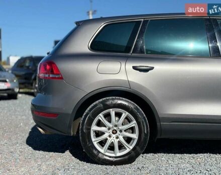 Серый Фольксваген Туарег, объемом двигателя 3 л и пробегом 294 тыс. км за 17890 $, фото 8 на Automoto.ua