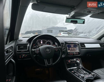 Сірий Фольксваген Туарег, об'ємом двигуна 3 л та пробігом 298 тис. км за 18500 $, фото 77 на Automoto.ua