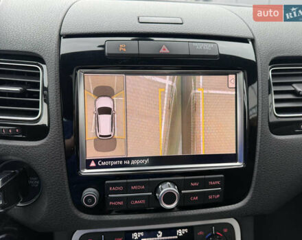 Сірий Фольксваген Туарег, об'ємом двигуна 3 л та пробігом 260 тис. км за 18700 $, фото 61 на Automoto.ua