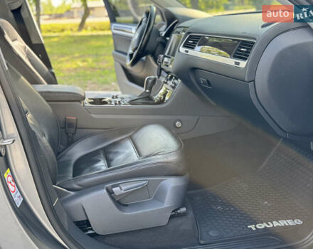 Сірий Фольксваген Туарег, об'ємом двигуна 2.97 л та пробігом 288 тис. км за 17700 $, фото 20 на Automoto.ua