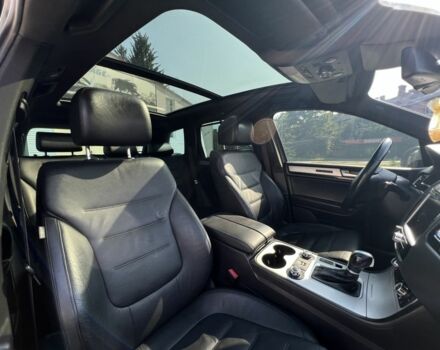 Серый Фольксваген Туарег, объемом двигателя 3 л и пробегом 253 тыс. км за 17000 $, фото 22 на Automoto.ua